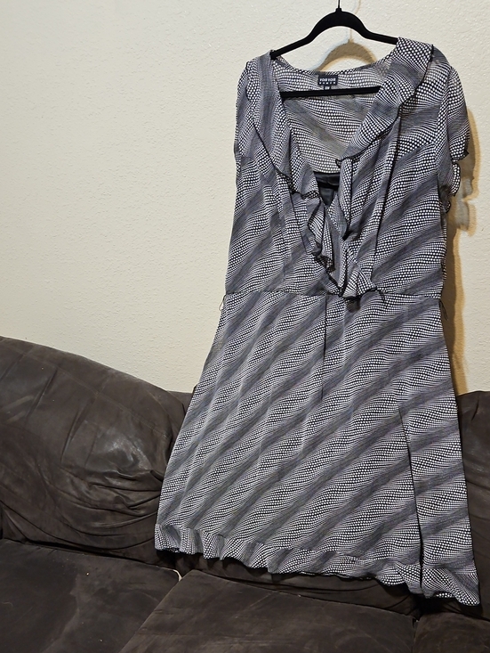 Voir Voir Dresses & Skirts - Voir Voir Black and White Ruffle-Front Midi Dress